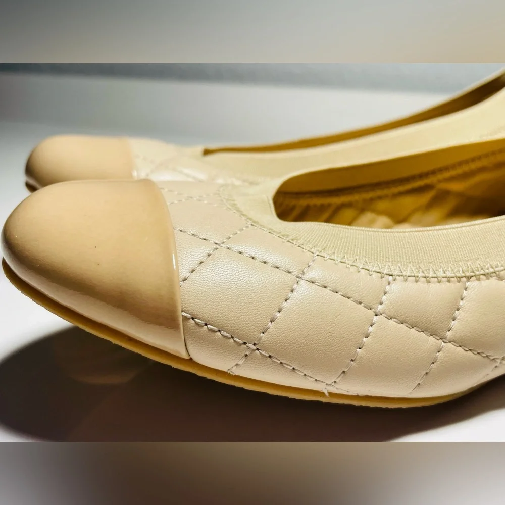 STUART WEITZMAN AUTH $299 Women's Beige Napa Leather Quiltable Flat Shoes Sz 7.5 - Picture 11 of 14